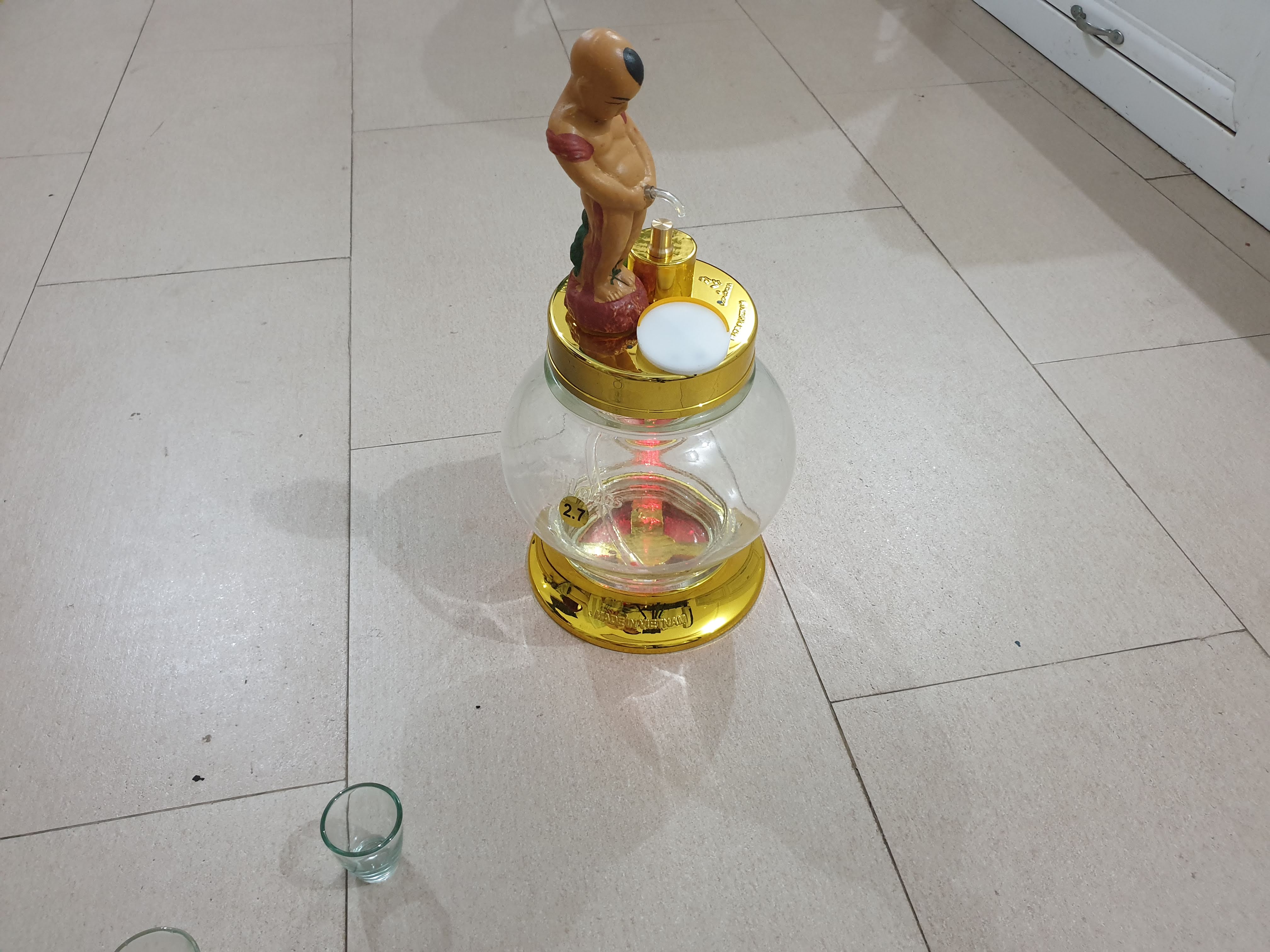 Bình Rót R.ượ.u Tự Động Tiểu Đồng Tử - chú tiểu Thủy Tinh cao Cấp 2.7 lít