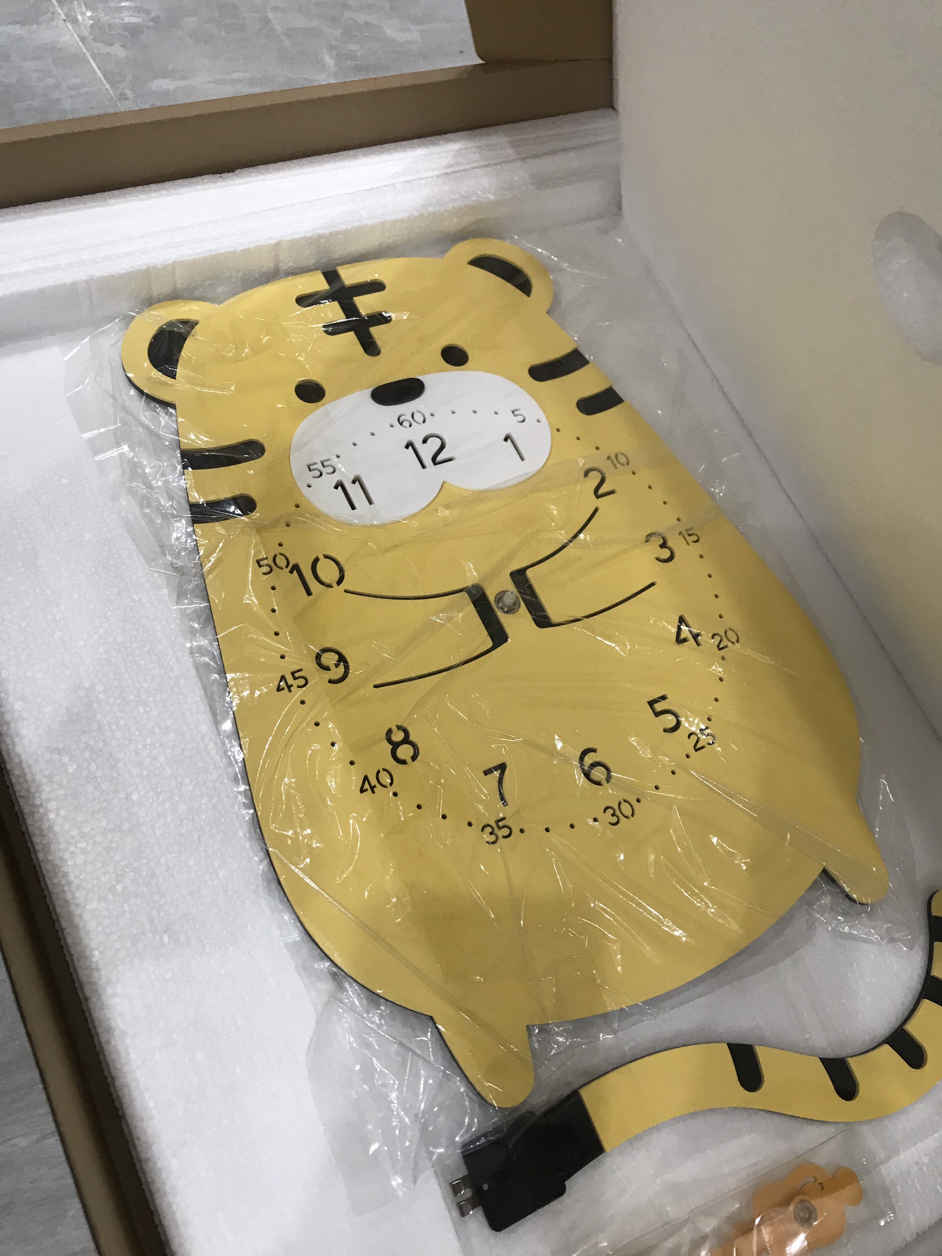 Đồng hồ treo tương, đồng hồ treo tường trang trí nhà cửa decor phòng con Hổ - Tiger wall clock