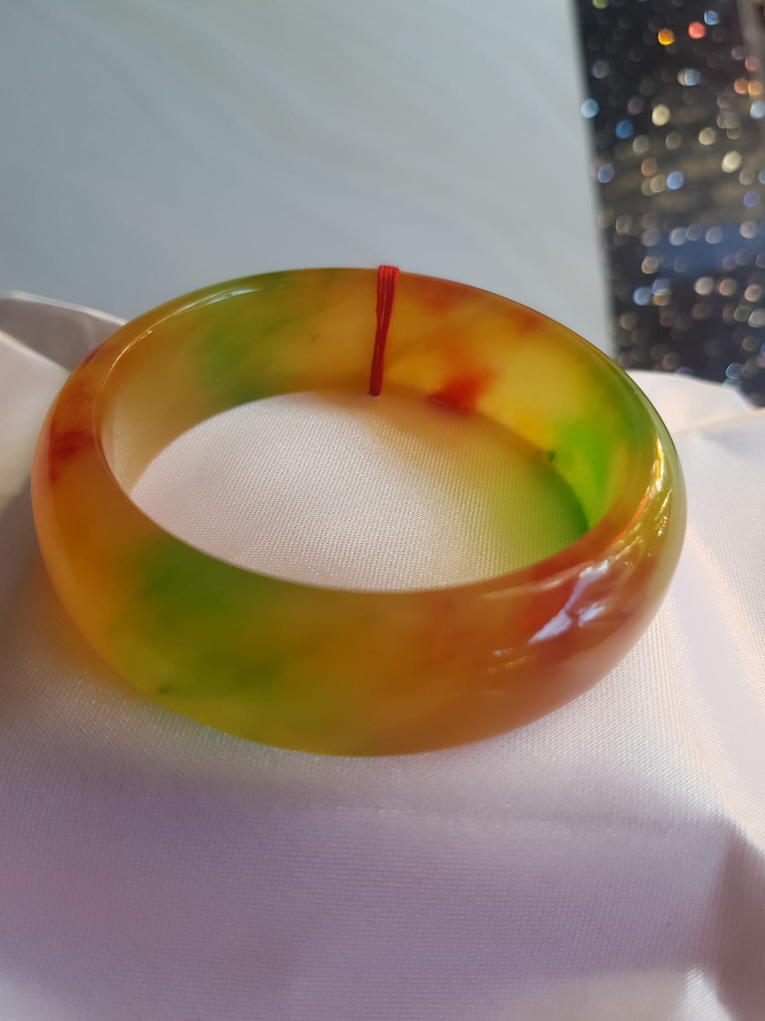 Vòng Tay Đá Cẩm Thạch Hẹ Bản 58 VĐX màu vàng đỏ xanh bóng đẹp Size 58mm x cao 18mm x dầy 8,5mm Nam Nữ mệnh Thổ mệnh Kim 57kg - 67kg đeo ạ