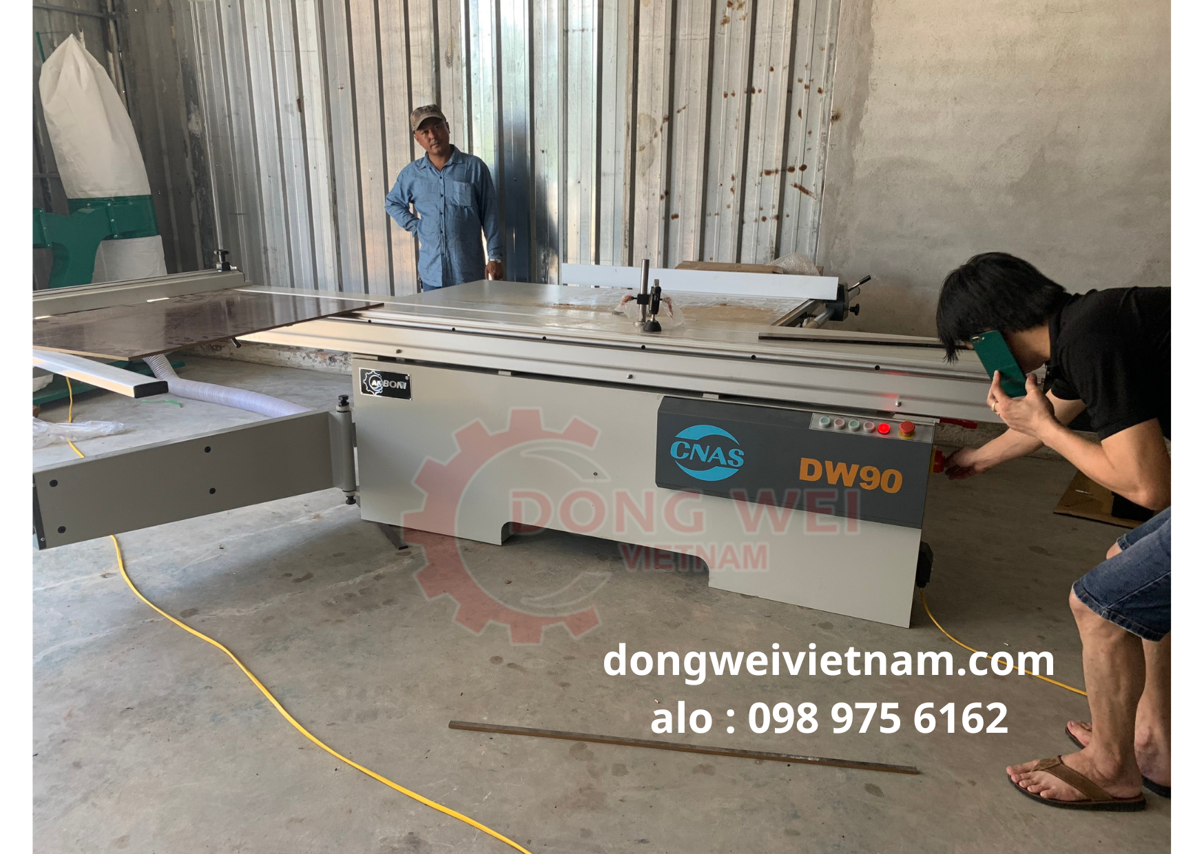 Máy Cưa Bàn Trượt DW-90 Thế Hệ Mới - Nâng Cơ ( Công Suất Đ/cơ Lớn 5,5KW - Đ/Cơ Nhỏ 1,1KW)