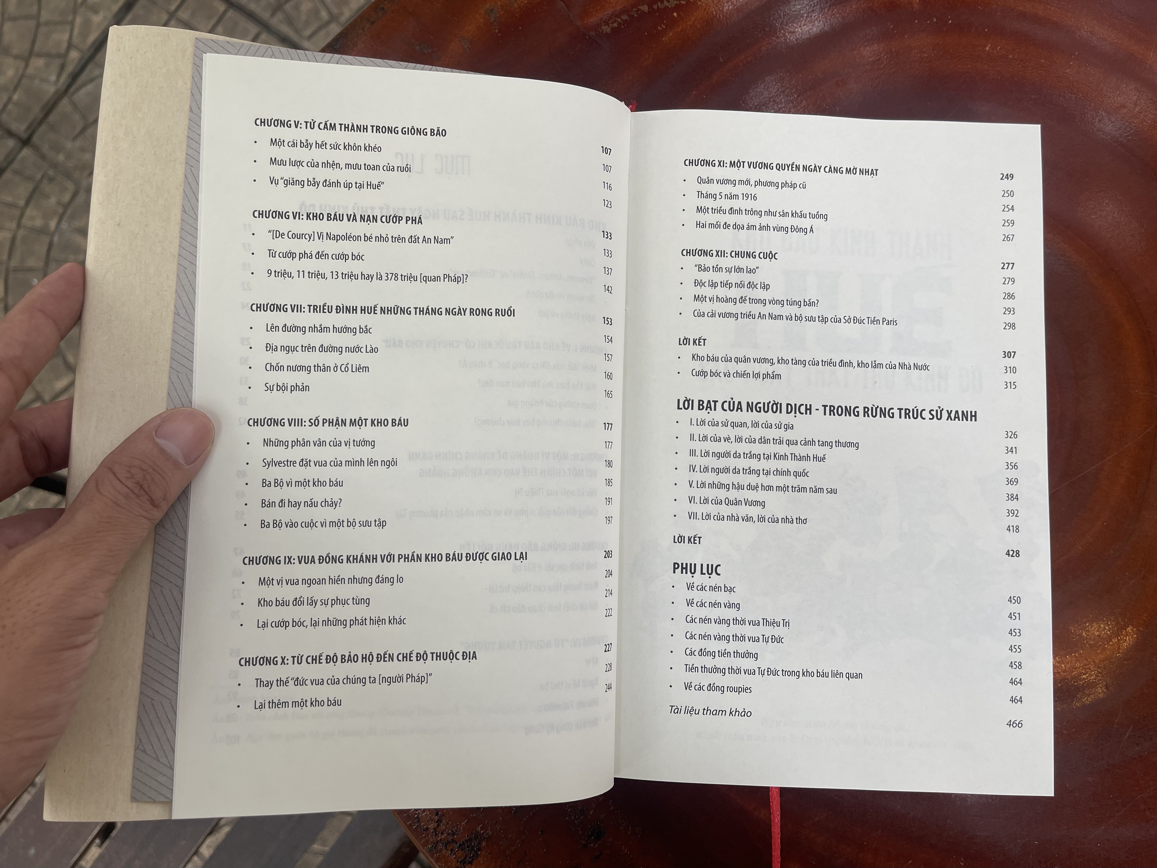 KHO BÁU KINH THÀNH HUẾ SAU NGÀY THẤT THỦ KINH ĐÔ – Francois Thierry – Lê Đức Quang dịch và viết lời bạt – bìa cứng - Thaihabooks