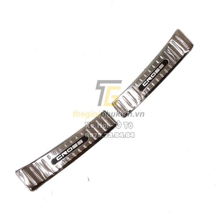 Bộ ốp chống trầy bậc cốp Toyota Corolla Cross 2020 – Mẫu INOX