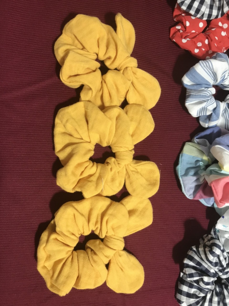 Cột tóc xinh cho bé gái