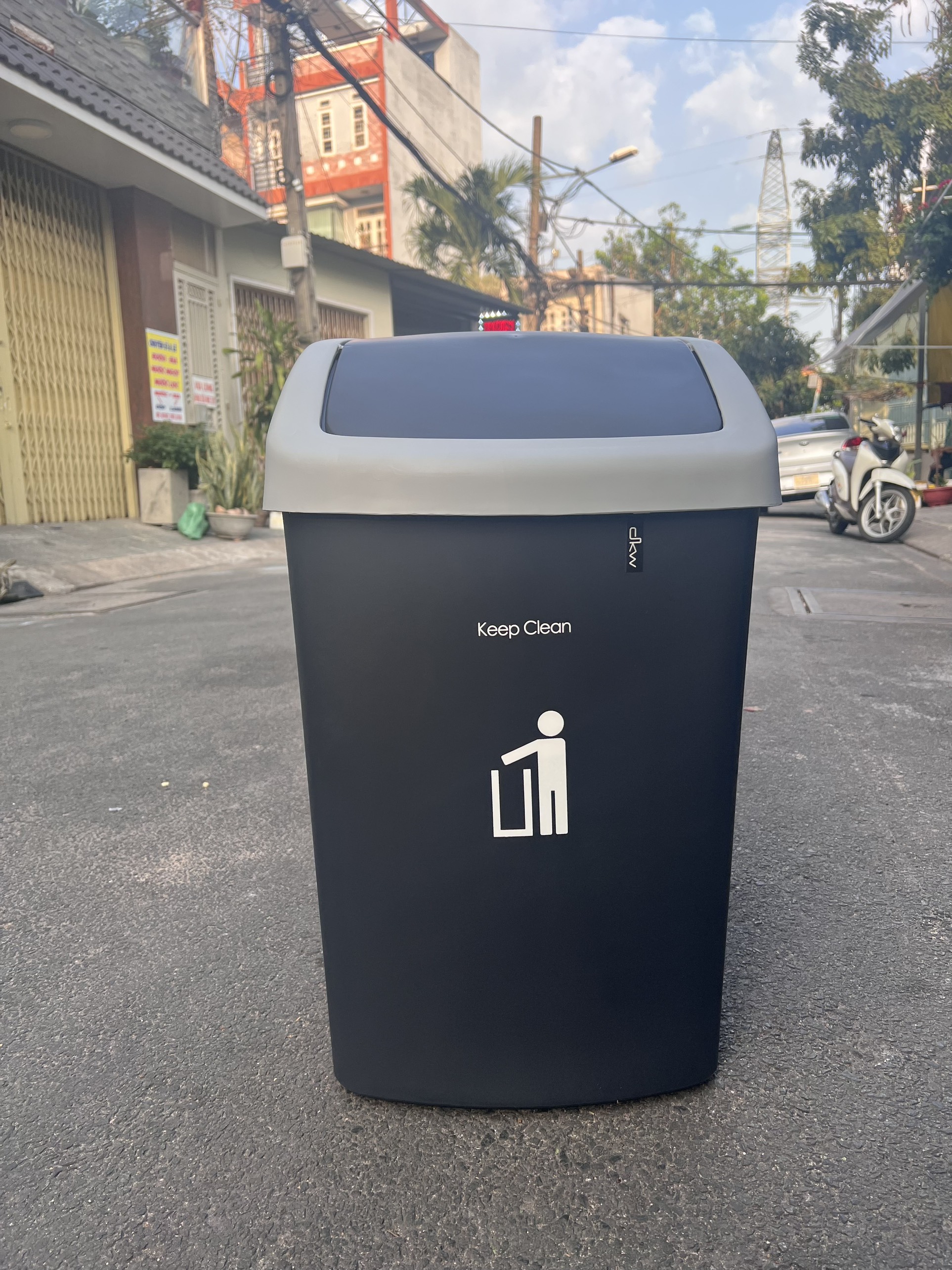 Thùng Rác Nhựa Nắp Lật 50L KEEP CLEAN Thái Lan( Xám - Ghi)