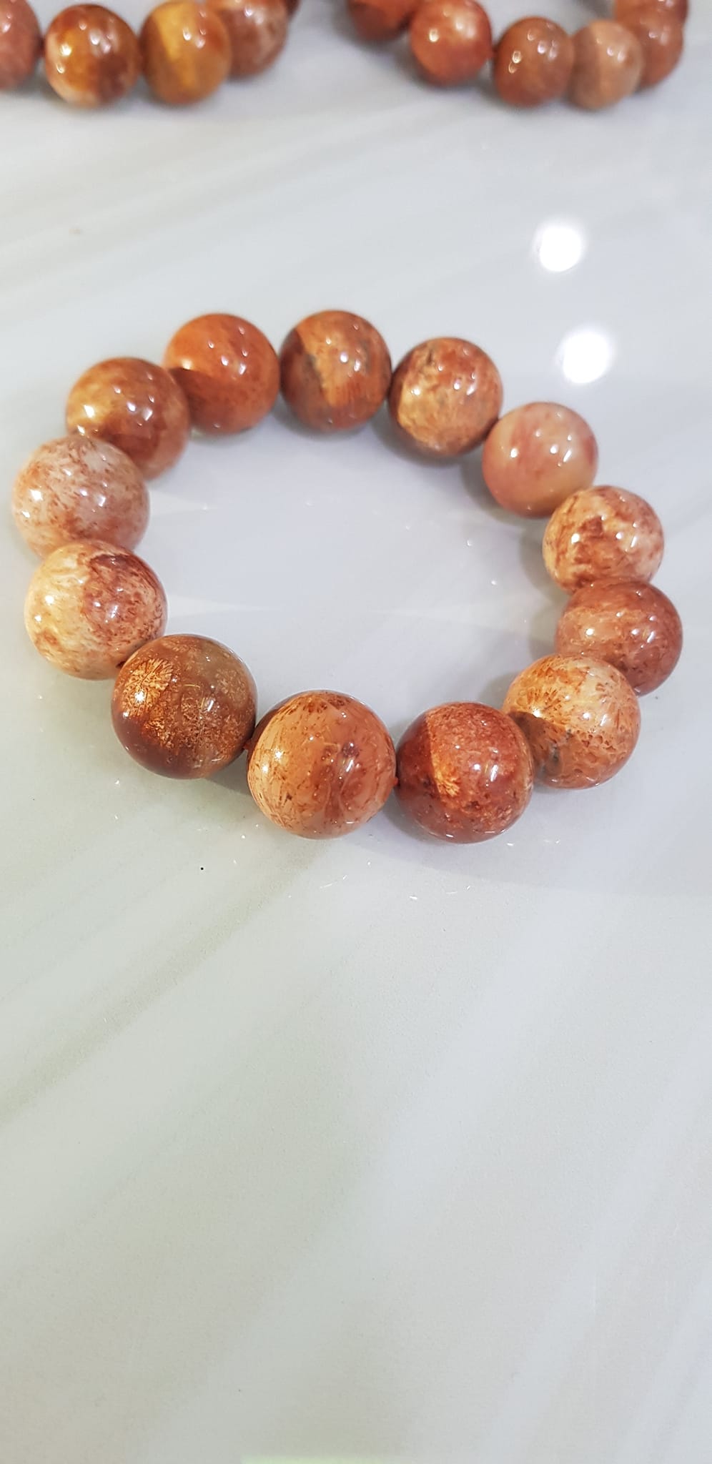 Vòng Tay Nam San Hô Hóa Thạch Mới size vòng 16mm 13 hạt đúng cung sanh tốt Màu Đỏ Hoa Đẹp Sang đỏ dãy núi tự nhiên Vòng hàng hiếm bóng nam đeo đẹp may mắn sang tay lắm ạ