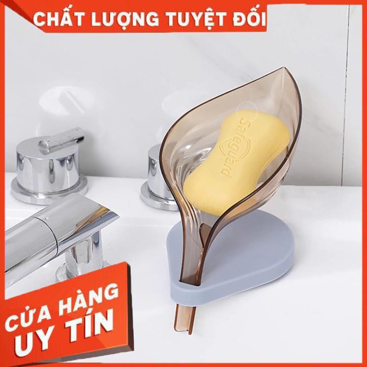 Giá để xà bông tắm hình chiếc lá bằng nhựa trong suốt bắt mắt (LSB06)