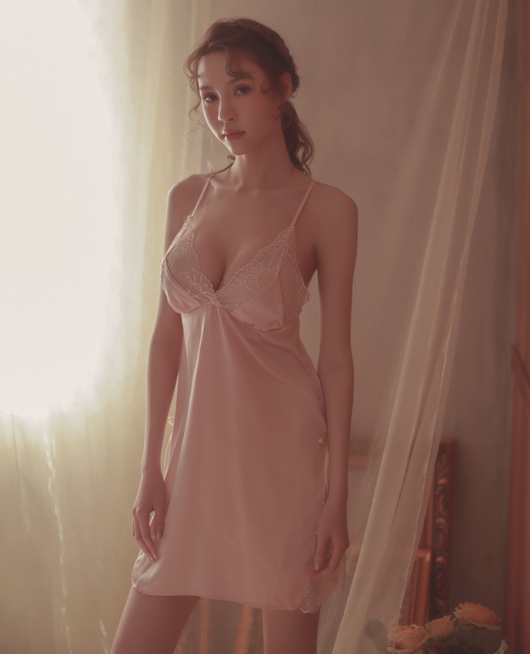 Váy ngủ lụa 2 dây phối ren xẻ tà sexy,sang trọng ,quyến rũ ĐỦ MÀU,ĐỦ SIZE Hantu-VGXT