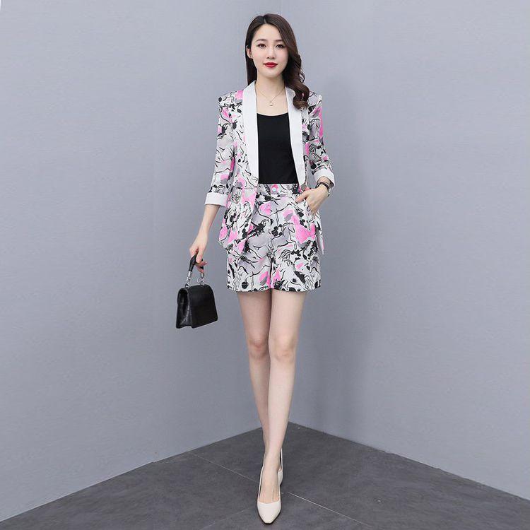 Bộ vest 3 món họa tiết cao cấp - Chất liệu : Xô Lụa  - Màu sắc :  Như hình - Xuất xứ : Hàng nhập