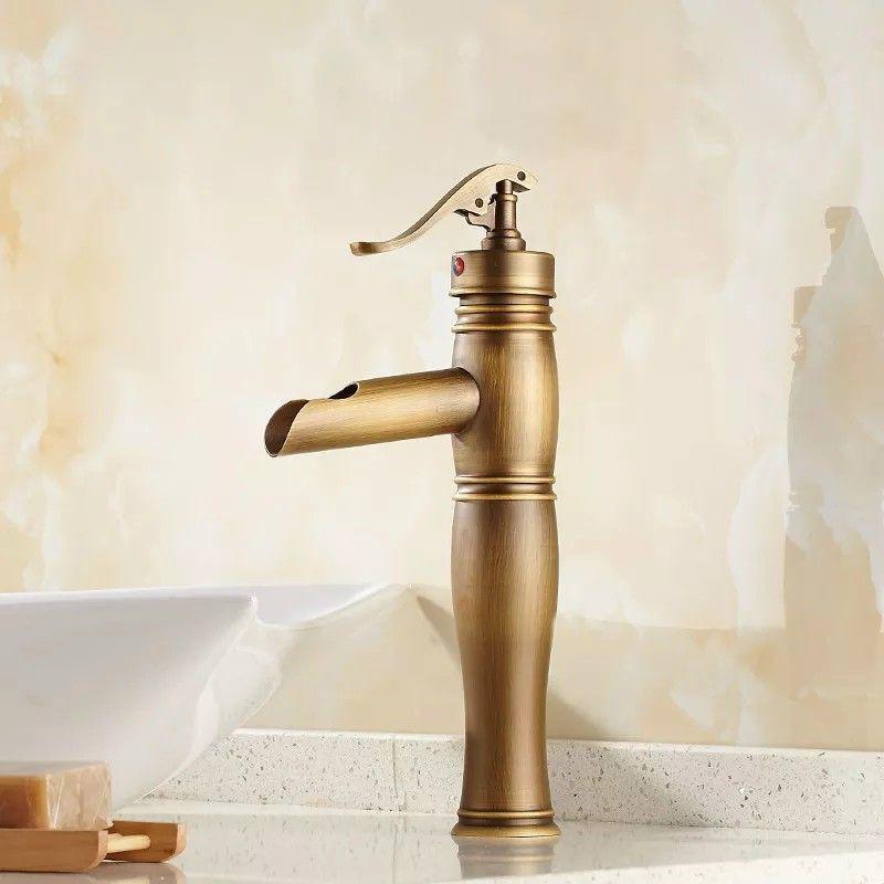 Vòi lavabo nóng lạnh cổ điển
