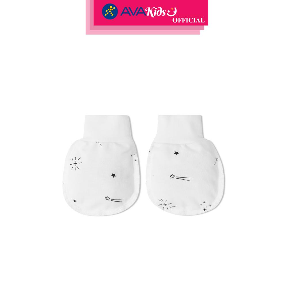 Bộ bao tay, bao chân sao băng đen IQ Baby màu trắng (0 - 3 tháng) - Hàng Chính Hãng