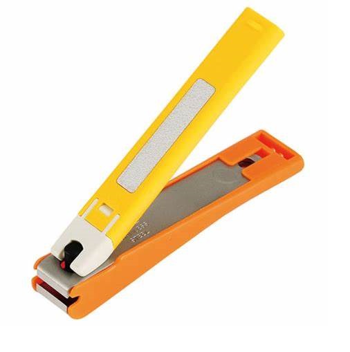 Bấm Móng Tay Inox Thân Nhựa Tybe W001 Kai Razor 39255-KE0109 Cỡ Trung
