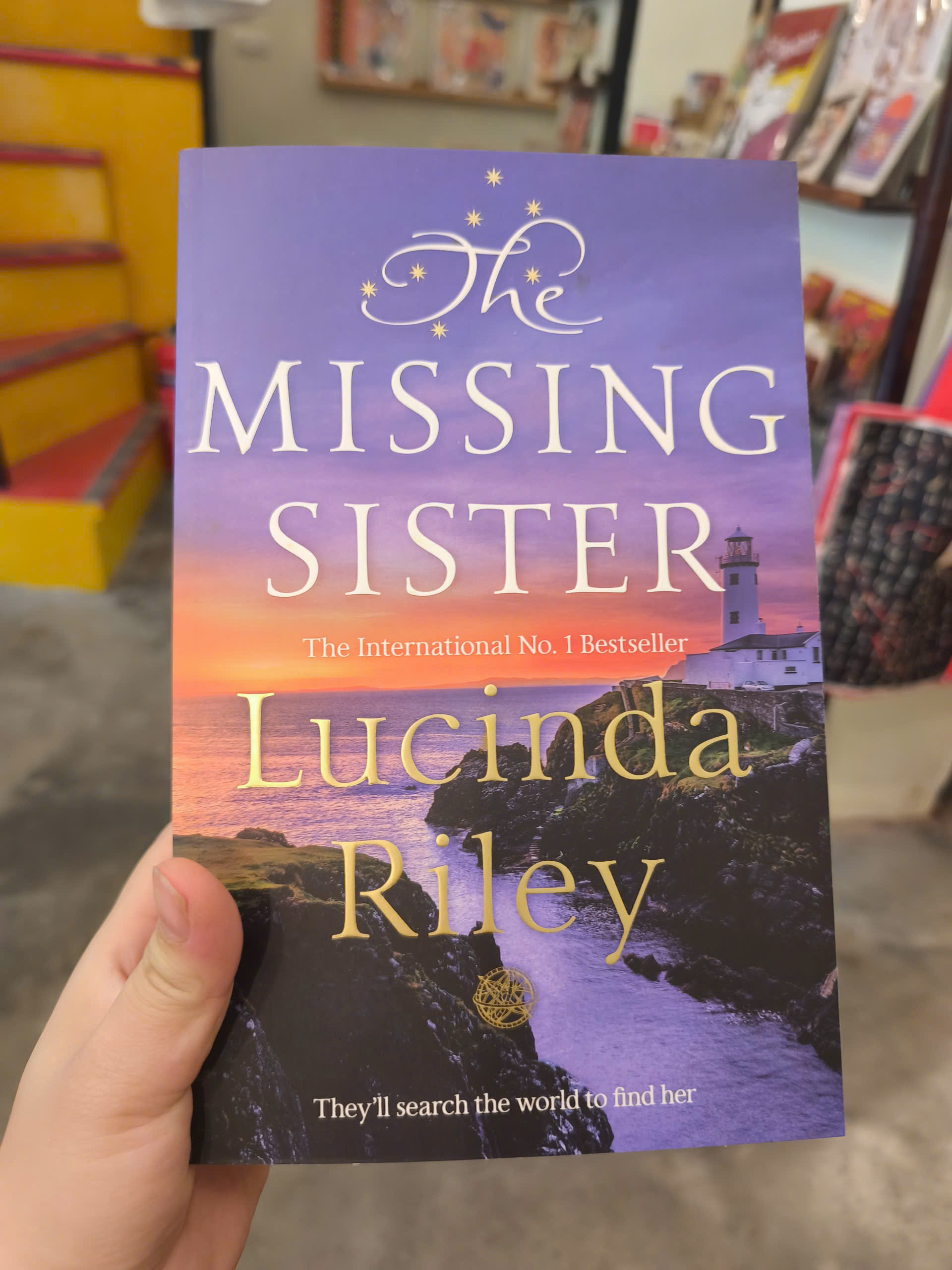 Sách - Missing Sister by Lucinda Riley | Historical Fiction / Romance / Ngoại văn Nhập khẩu UK