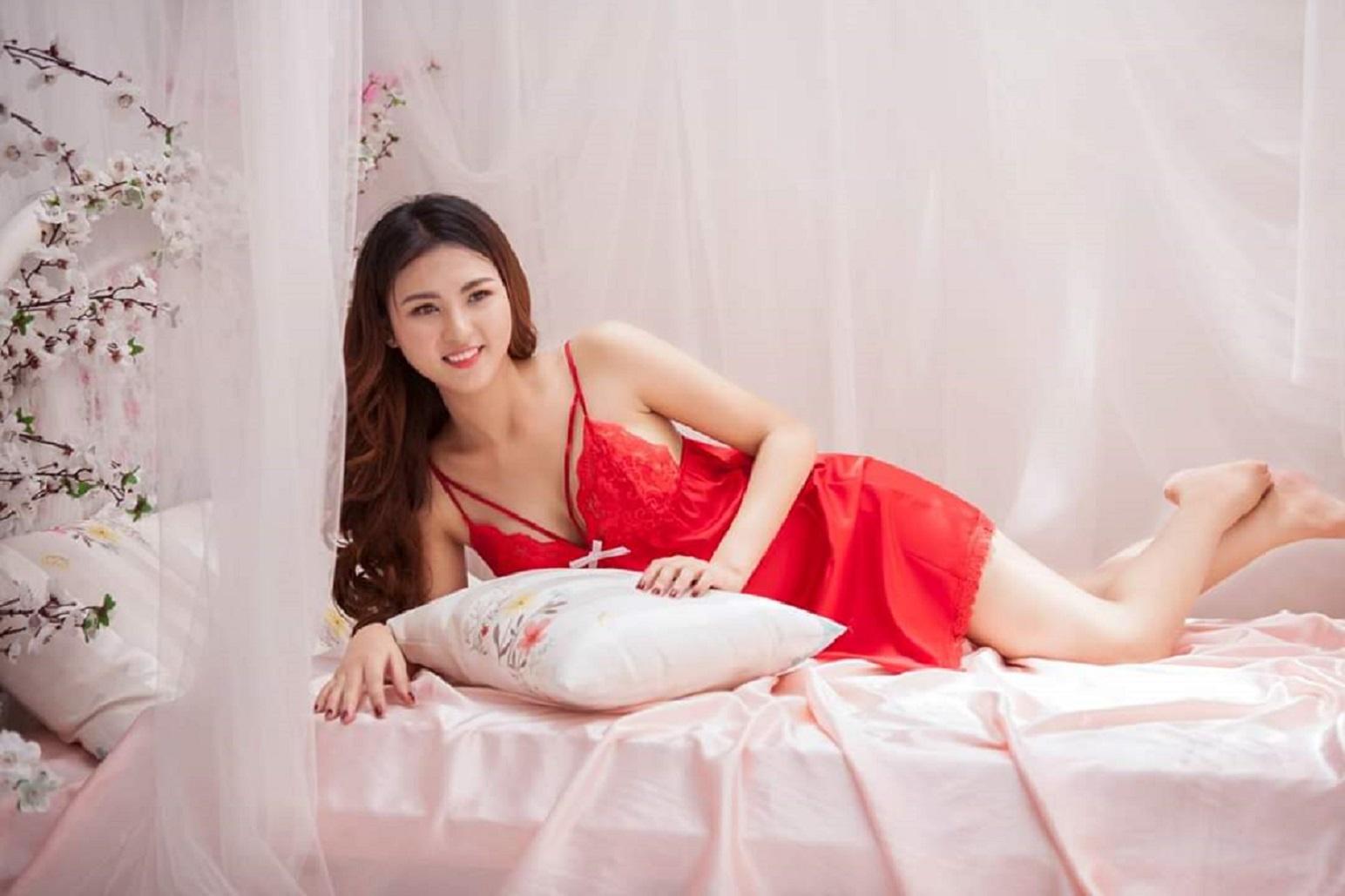 Váy ngủ lụa cao cấp, váy ngủ nữ, váy ngủ 2 dây, váy ngủ gợi cảm, váy ngủ sexy, đầm ngủ lụa mặc nhà hai dây phối ren tặng kèm chip ren gợi cảm