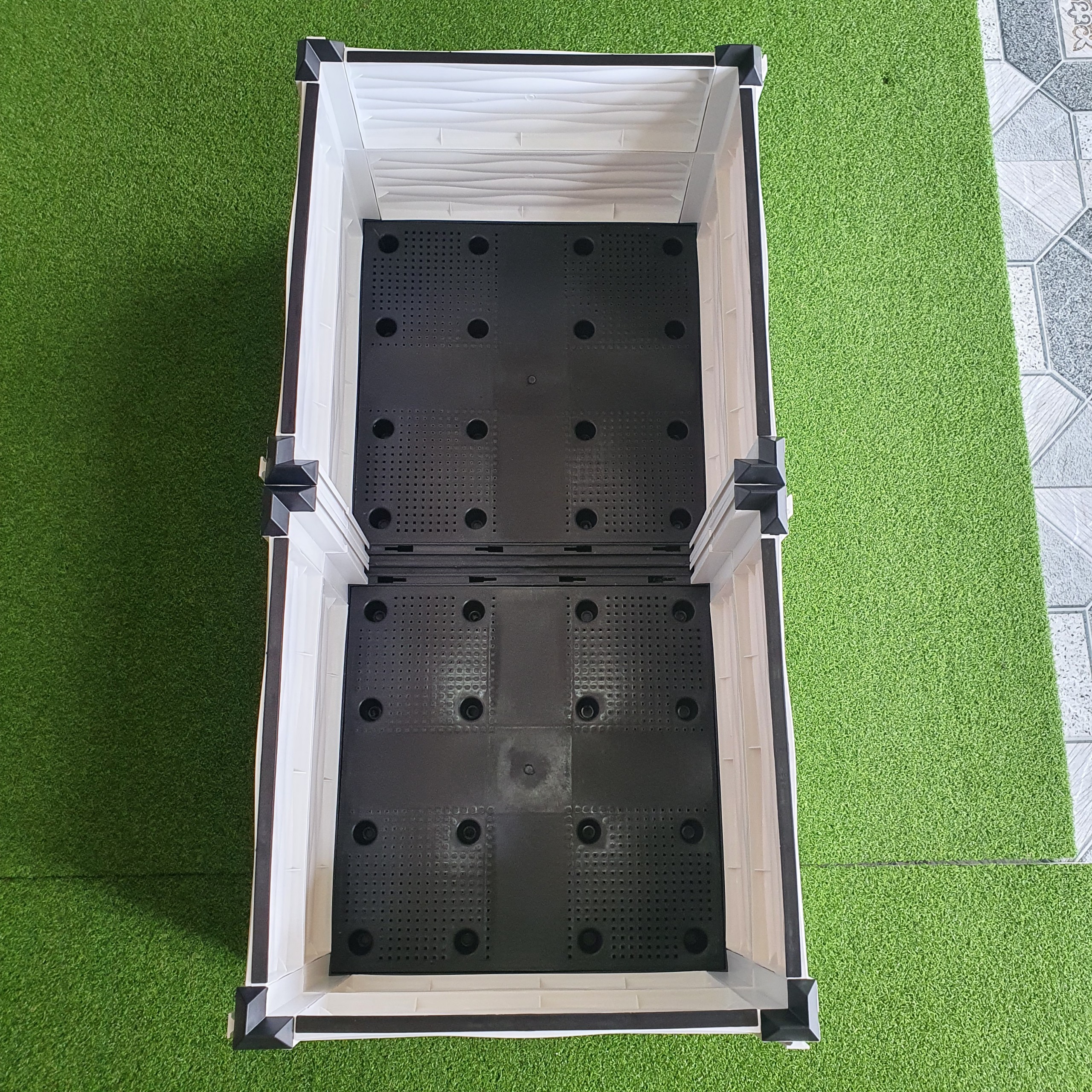 CHẬU GHÉP THÔNG MINH (100x50x39)Cm: Bền từ 8-10 năm, phù hợp mọi cây trồng và không gian, Module tùy biến kích thước, an toàn, trọng lượng nhẹ, kết cấu chắc chắn, có khay trữ và thoát nước.