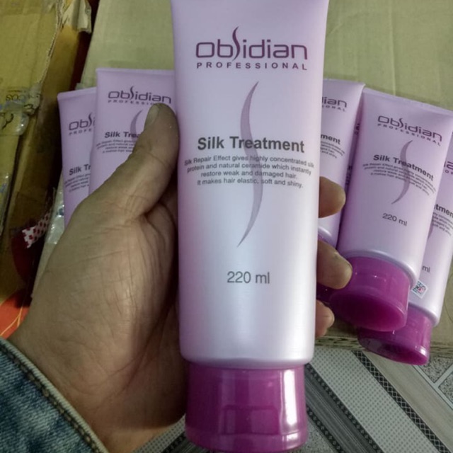 Hấp dầu dưỡng tóc siêu mềm mượt Obsidian Silk Treatment 220ml tặng kèm móc khóa