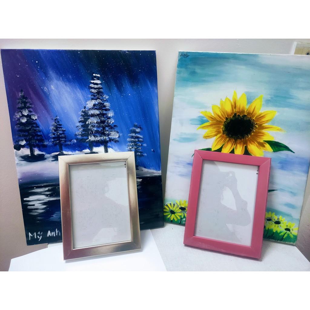 Combo 7 chiếc khung ảnh để bàn kích thước 13x18cm, mặt bằng mica, tặng kèm chân để bàn.