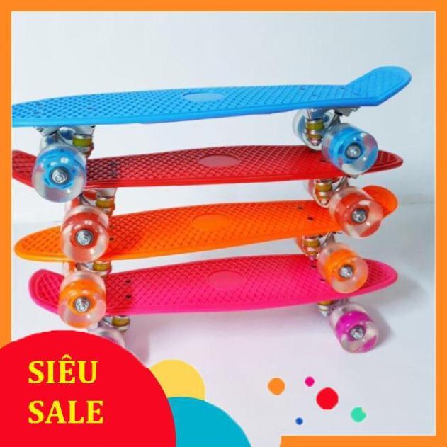 GIÁ RẺ SỐ 1:   HOT HOT ️️VÁN TRƯỢT BẰNG NHỰA CHỊU LỰC BÁNH PHÁT SÁNG SIZE TO