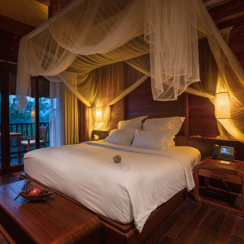 L'Alya Ninh Vân Bay 5*. Trọn gói nghỉ dưỡng 4N3D. Bao Gồm Full Bữa Ăn Hằng Ngày. Dịch vụ Cano Đón Tiễn.  Miễn Phí Trà Chiều & Trái Cây Tươi. Cùng Nhiều Tiện Ích Hấp Dẫn.