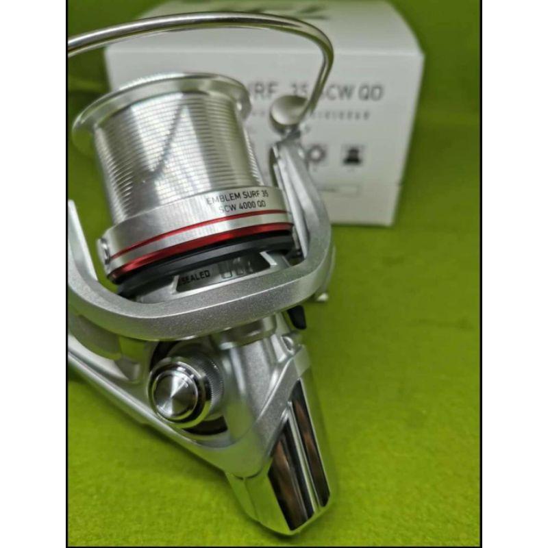 Máy câu cá Daiwa Emblem Surf 35 SCW chuyên đánh xa bờ