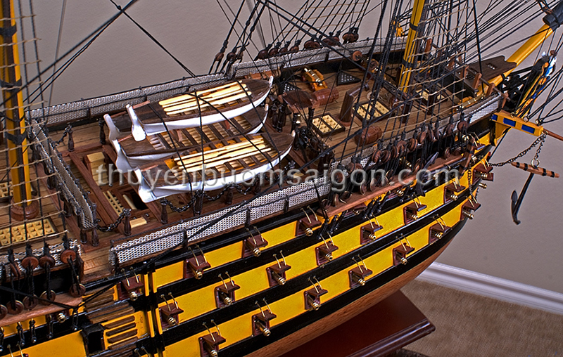 Thuyền buồm phong thủy HMS Victory dài 120cm