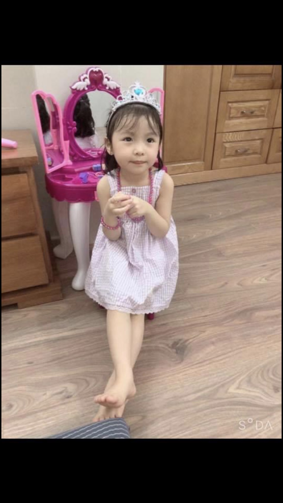 Bộ Đồ Chơi Bàn Trang Điểm Cho Bé Loại To Kèm Ghế Có Nhạc, Đèn