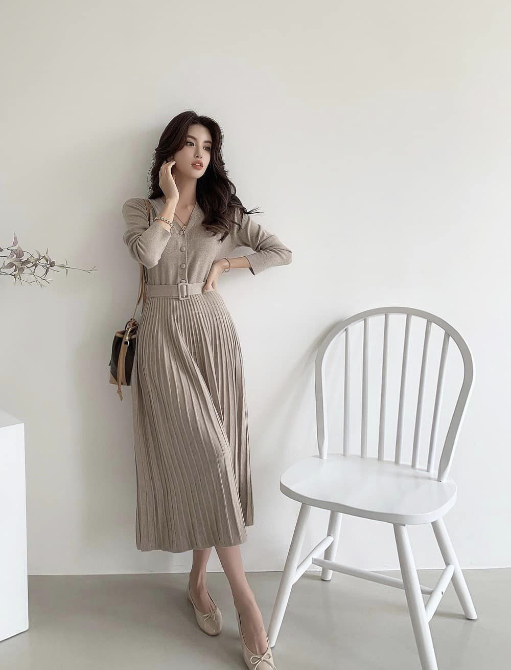 Váy Len Xếp Ly Kèm Đai Hai Màu