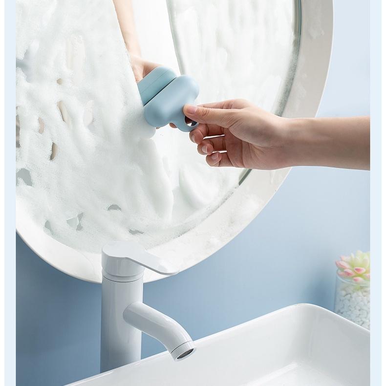 Dụng cụ vệ sinh gương phòng tắm thiết kế dễ thương tiện dụng