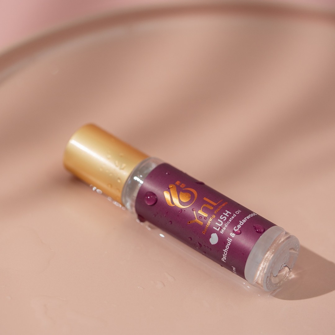 Dầu Thơm Thảo Dược YnL LUSH 10ml Từ Singapore Mang Đến Mùi Hương Ấm Áp Của Hoắc Hương và Gỗ Tuyết Tùng Dành Cho Phụ Nữ Hiện Đại