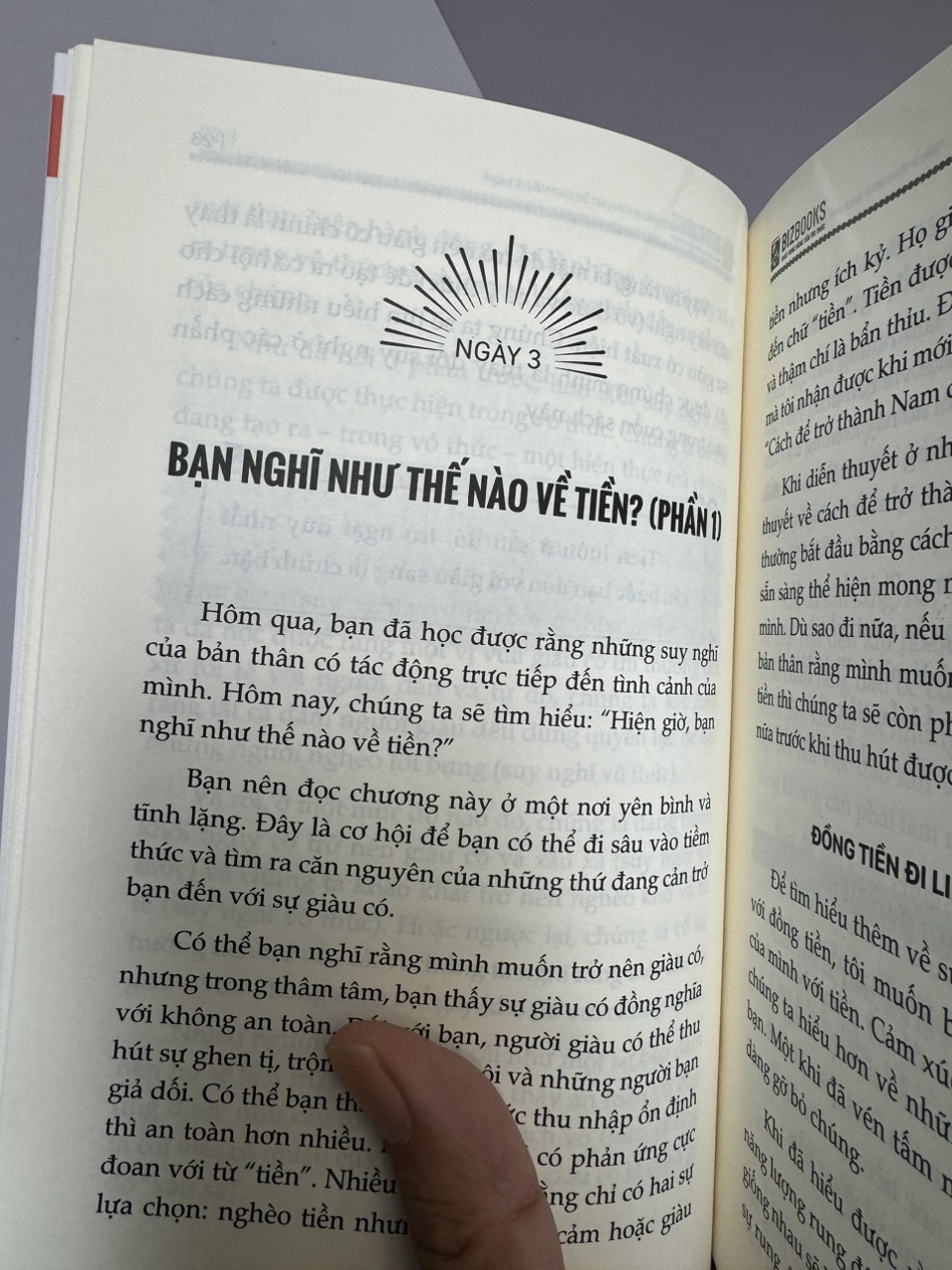 Hình ảnh NAM CHÂM TÀI CHÍNH – Hành trình 21 ngày thu hút thịnh vượng- Marie-Claire Carlyle- H.K.L dịch -Bizbooks- NXB Hồng Đức 