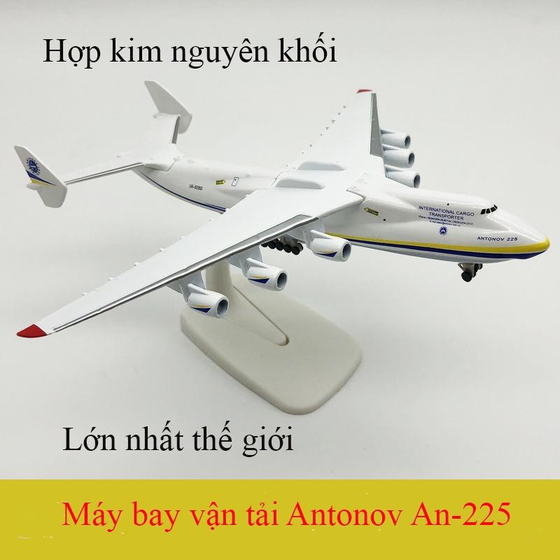 Mô hình máy bay vận tải Antonov An-225 lớn nhất thế giới bằng hợp kim nguyên khối có chân đế