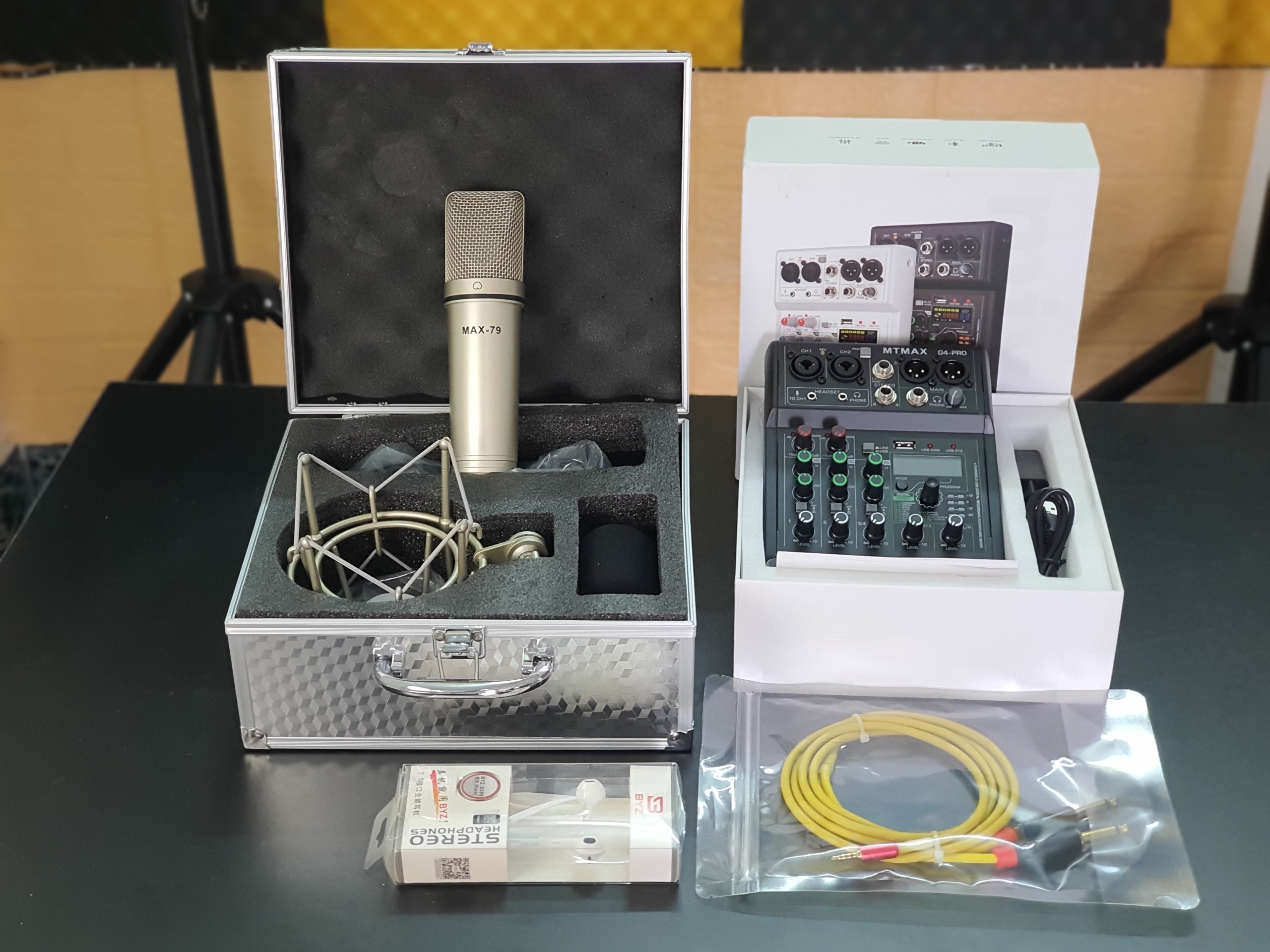 Combo Micro Max 79, Mixer G4 2022 - Vừa Thu Âm Vừa Hát Ra Loa - Kèm Full Phụ Kiện Tai Nghe, Dây Live Cao Cấp, Hỗ Trợ Thu Âm, Livestream, Karaoke Gia Đình, Siêu Đẳng cấp