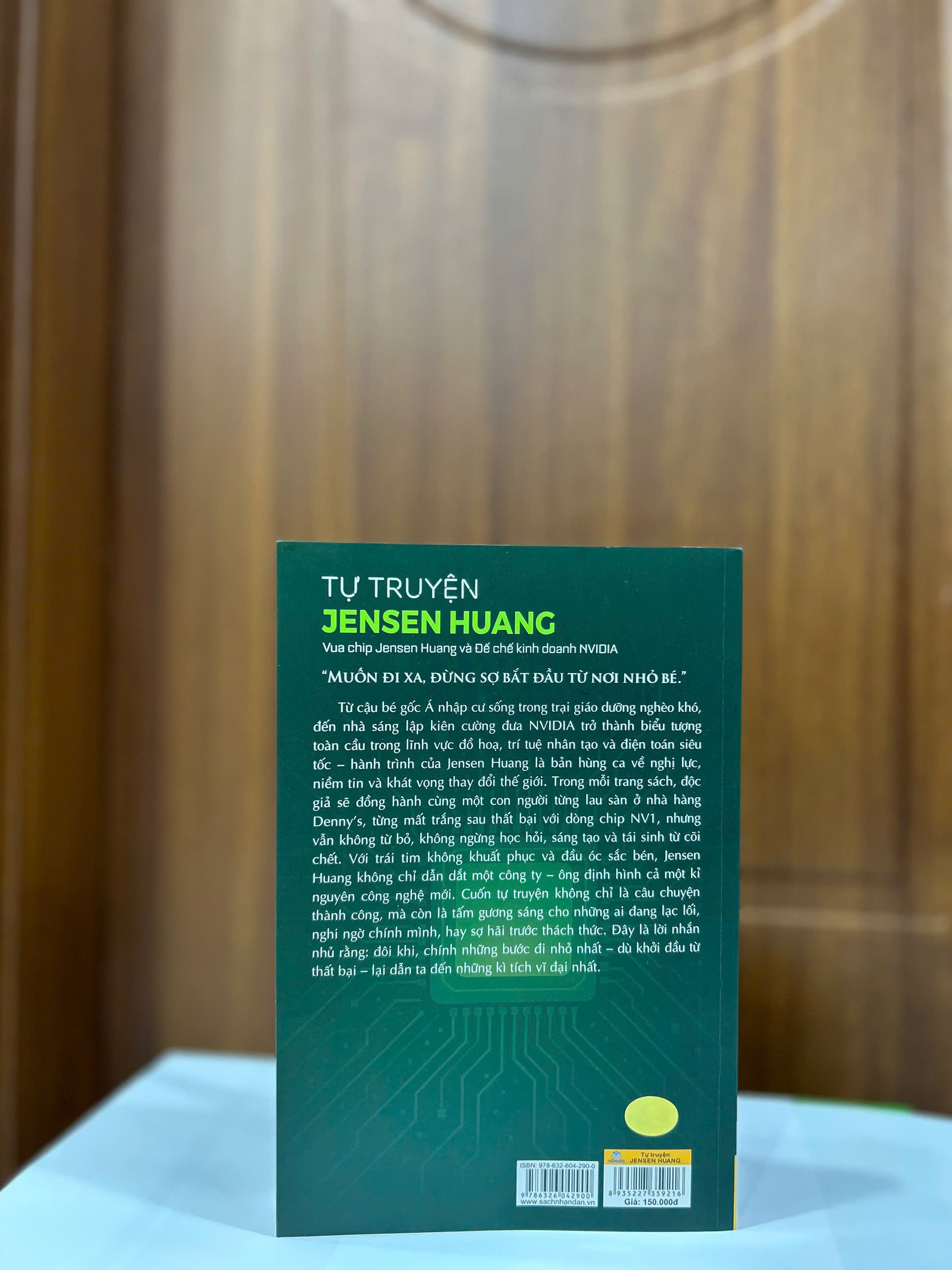 Sách - TỰ TRUYỆN JENSEN HUANG - Vua chip Jensen Huang và đế chế kinh doanh NVIDIA - ndbooks