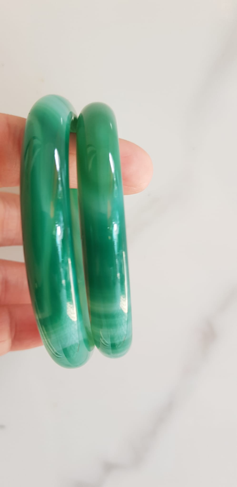 Vòng tay đá mã não xanh vân sọc trắng nhẹ mới Ni 53mm x cọng 9mm Vòng màu xanh ngọc đậm đều vân sọc đẹp ạ Nữ 52kg - 58kg đeo mệnh Mộc hỏa thủy ạ