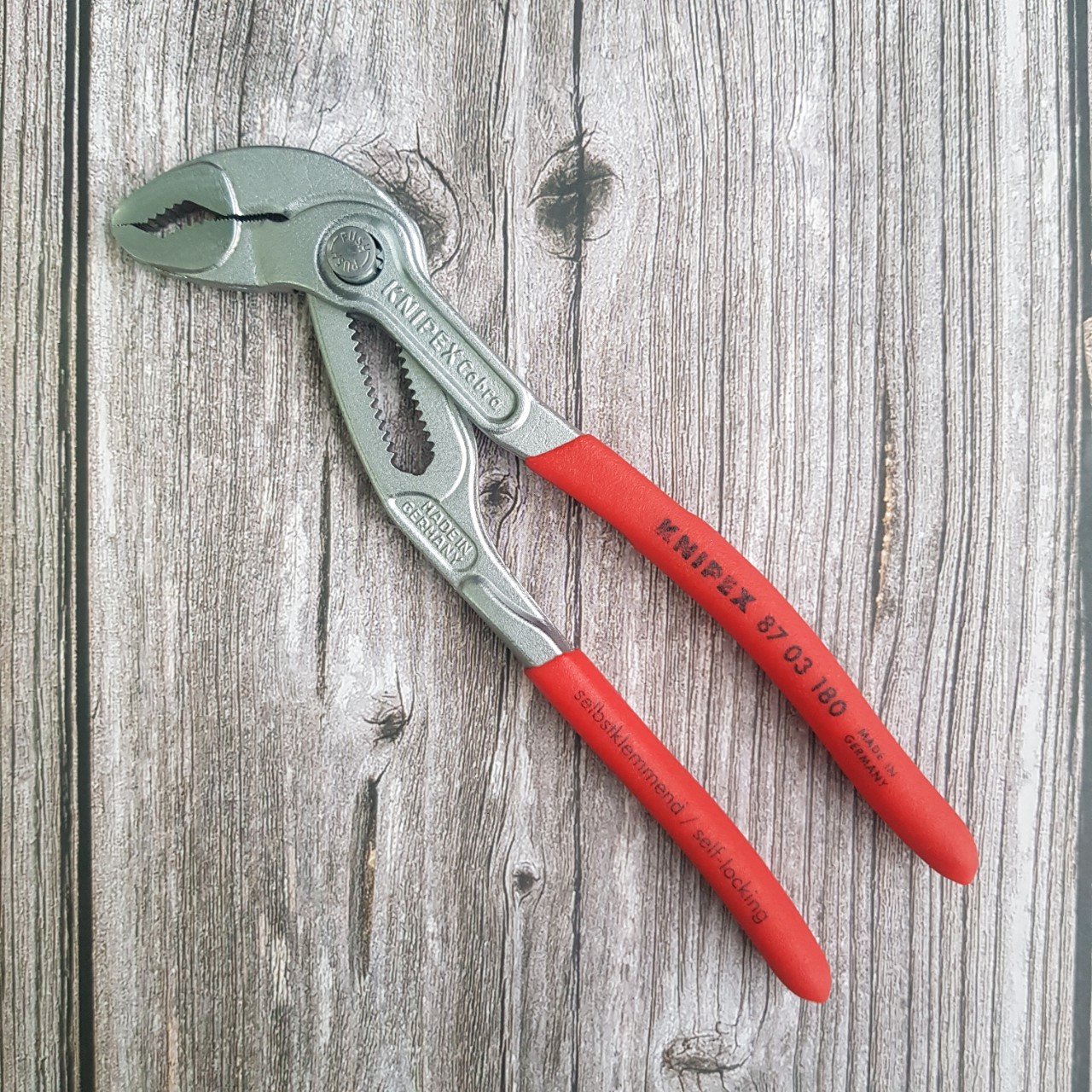 Kìm nước Cobra KNIPEX - 87 03 180