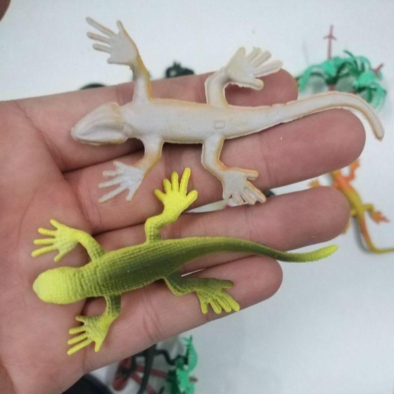 Bộ 12 Đồ Chơi Tắc Kè Safari Hoang Dã Vacimall ANIMAL WORLD cho bé trên 3 tuổi
