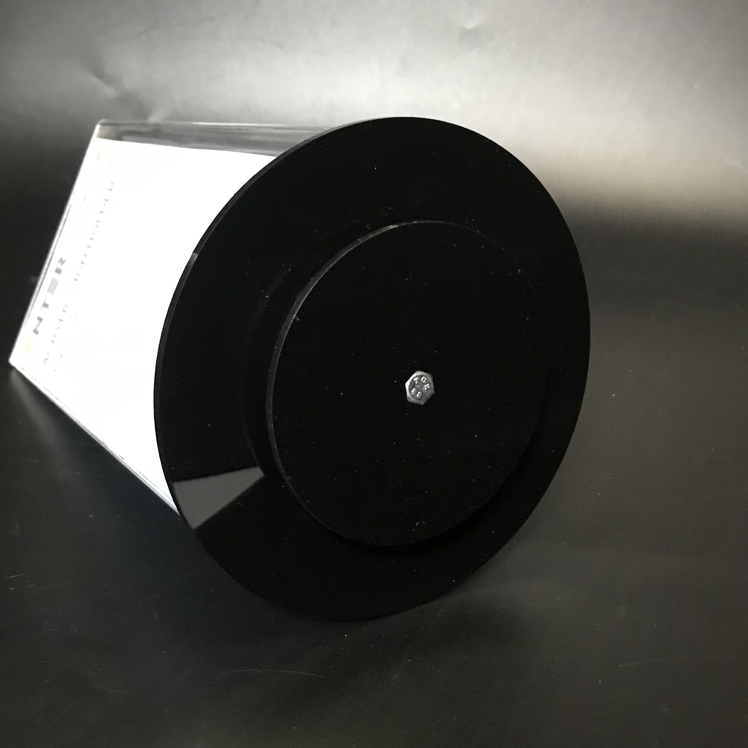 Kệ mica 3 mặt Enter E24 100x210mm đế xoay