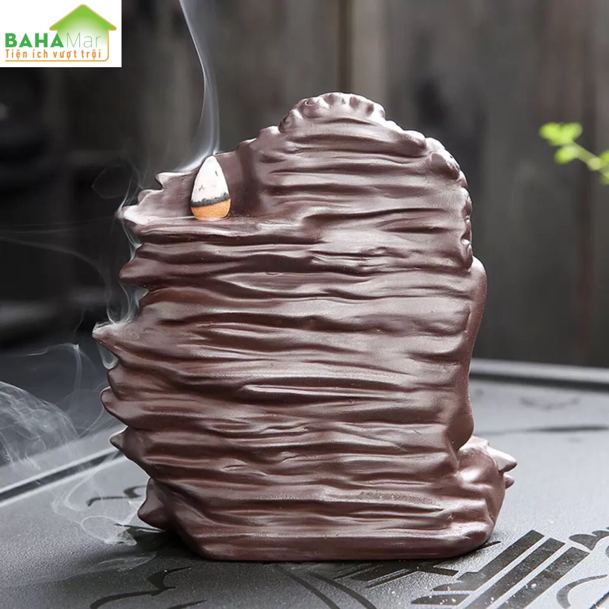 LƯ HƯƠNG THÁC KHÓI TRẦM HƯƠNG CHẢY NGƯỢC PHẬT TỔ NÓI "BAHAMAR" với thiết kế chảy dài đổ khói hơi nước tạo nên sự bí ẩn khí quyển.