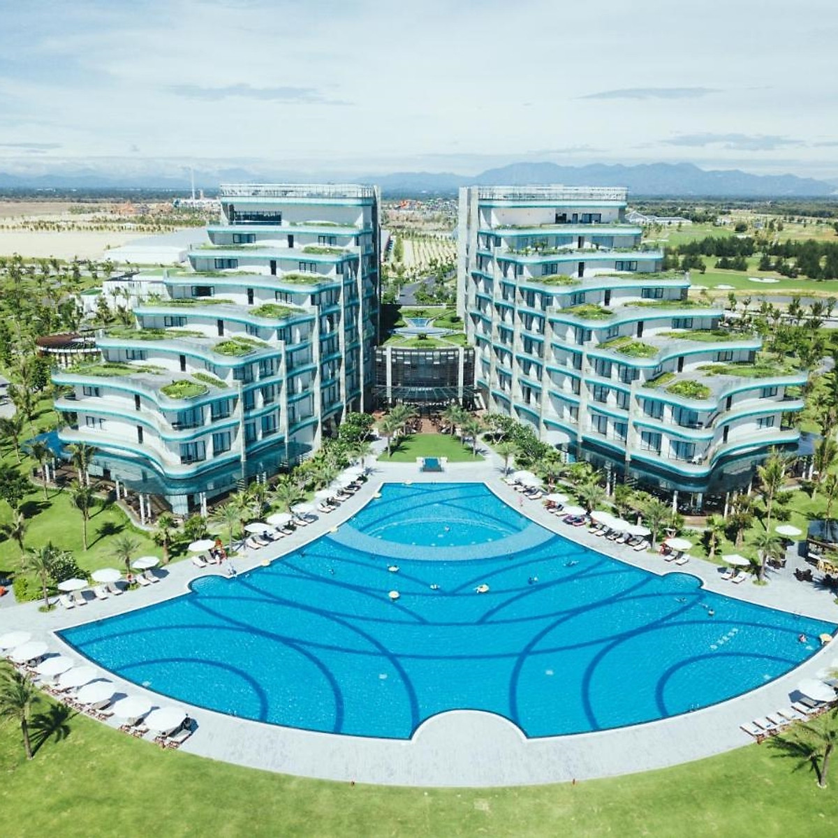 Hình ảnh Vinpearl Nam Hội An Resort & Golf 5* -  Hồ Bơi, Bãi Biển Riêng dành cho 02 khách