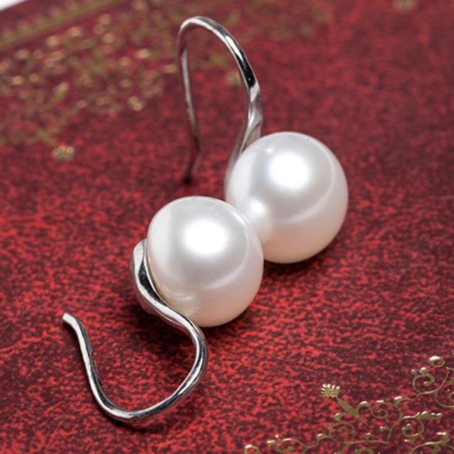 Khuyên tai đính hạt:kiểu móc ngoắc,màu trắng