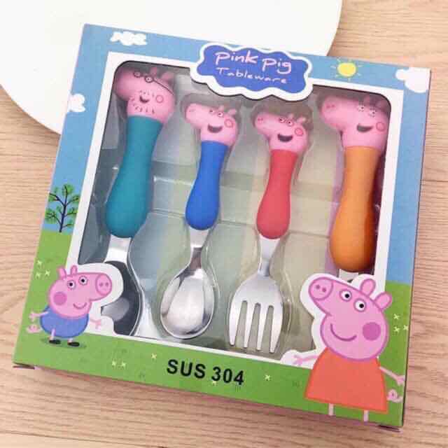 Bộ Thìa Dĩa Inox Gia Đình Peppa Pig - Tặng Móc Khóa Bé Emoji Phát Sáng Siêu Yêu