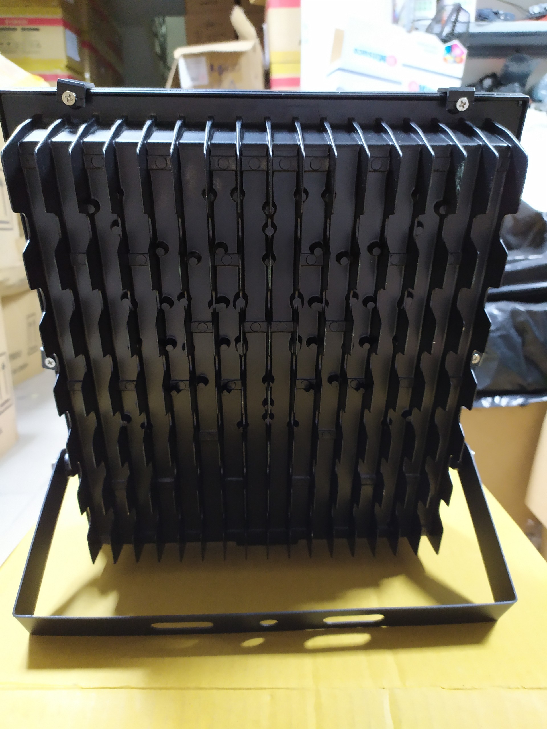 Đèn pha LED 150W chip COB ánh sáng trắng