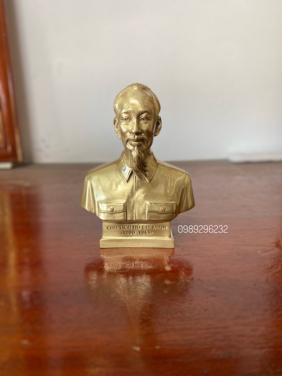 Tượng Bác Hồ bằng đồng vàng cỡ nhỏ để bàn - Tượng bác Hồ nhỏ để bàn
