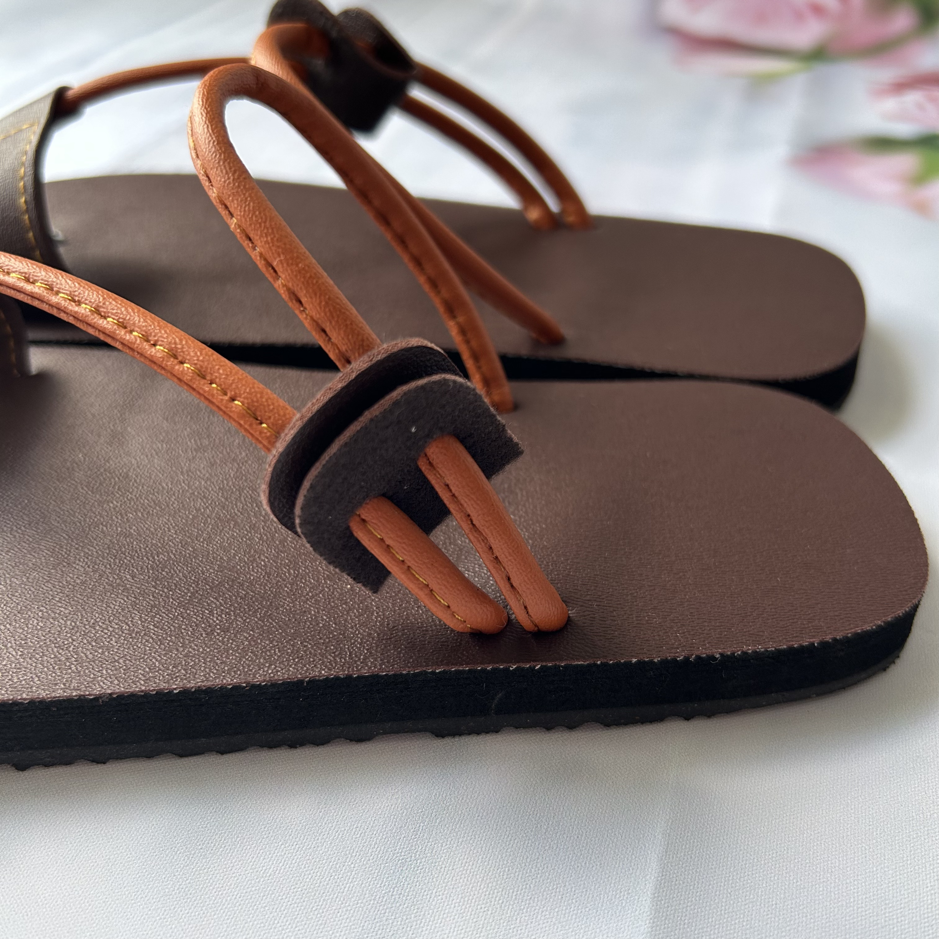 Dép sandal Nữ quai da mềm Đế bệt Cao Su ôm chân LYNA Sandal mã SD02