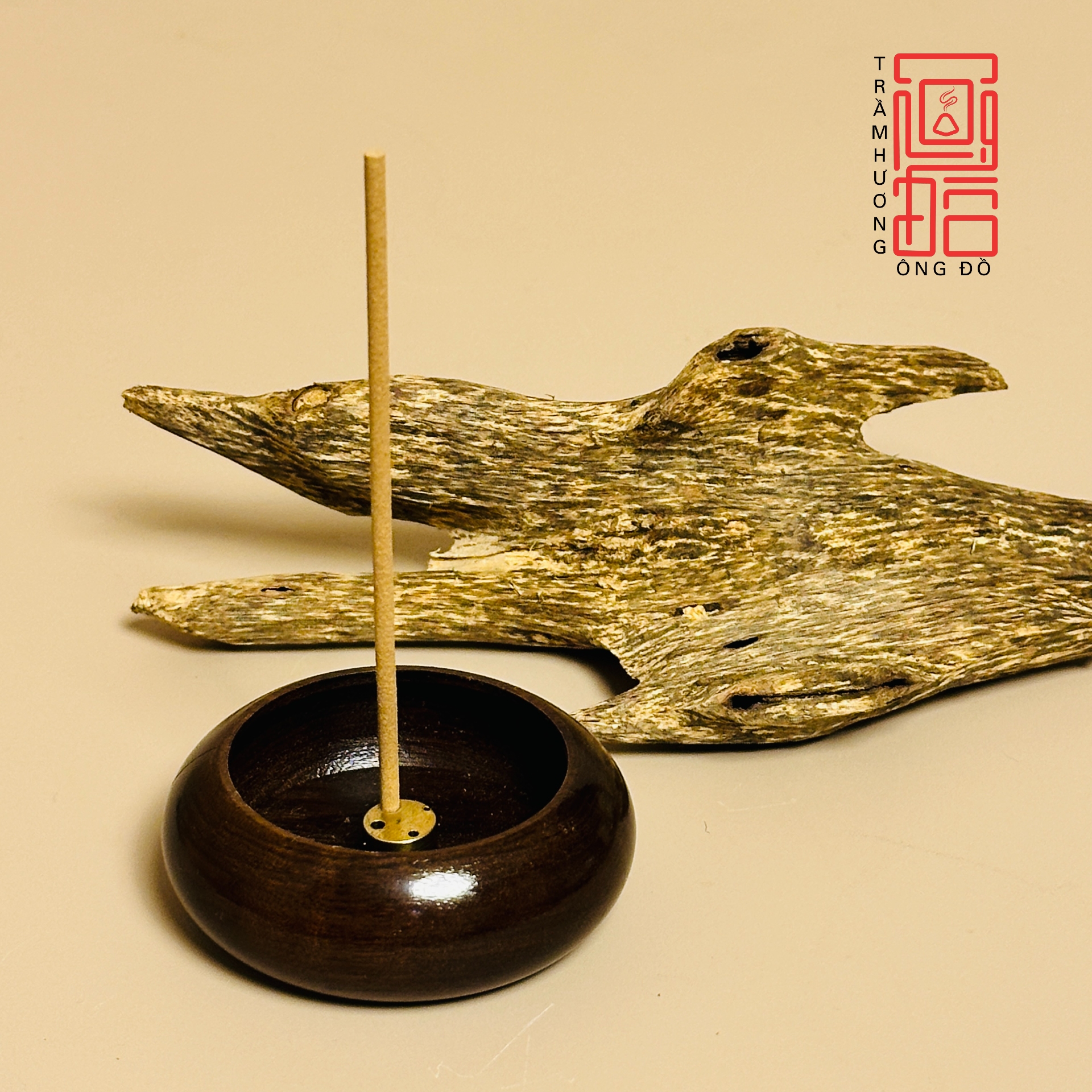Lư Gỗ Cắm Nhang Trầm Hương Không Tăm