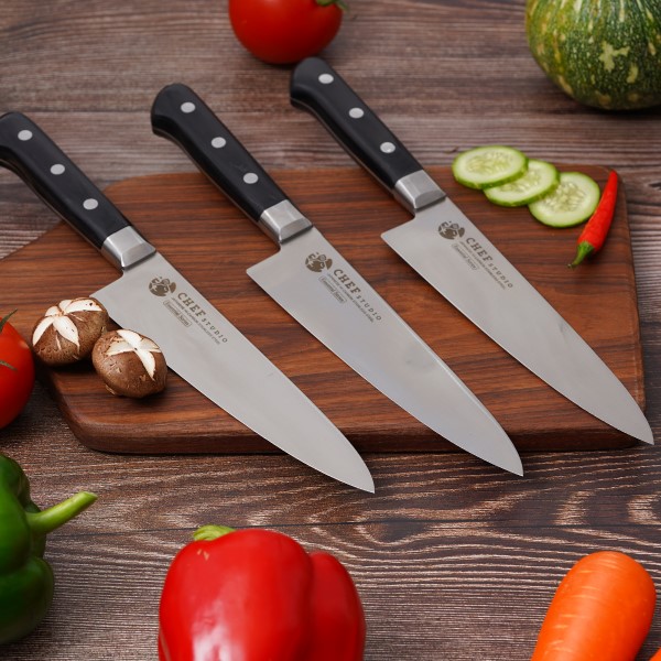 Dao đầu bếp thái thịt cá Chef Studio Essential Chef 180mm, Lưỡi thép không gỉ AUS8, độ cứng lên đến 59HRC, cán gỗ pakka full-tang chắc chắn, nắp chặn bằng thép không gỉ - CHS202