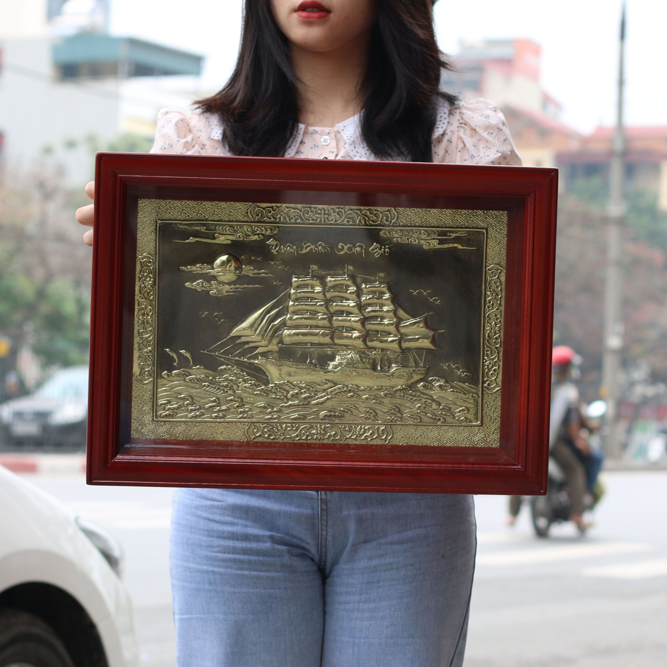 Tranh Thuận Buồm Xuôi Gió Bằng Đồng Phong Thủy Lê Gia