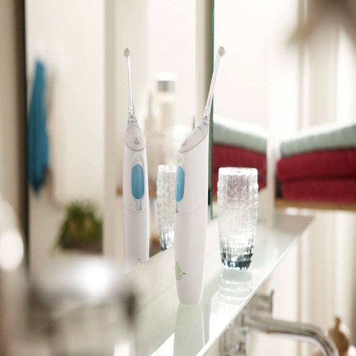 Máy tăm nước thương hiệu Philip Sonicare AirFloss Pro Ultra HX8331/01 - Công suất 1.4W - Có 3 chế đọ phun - Hàng Nhập Khẩu