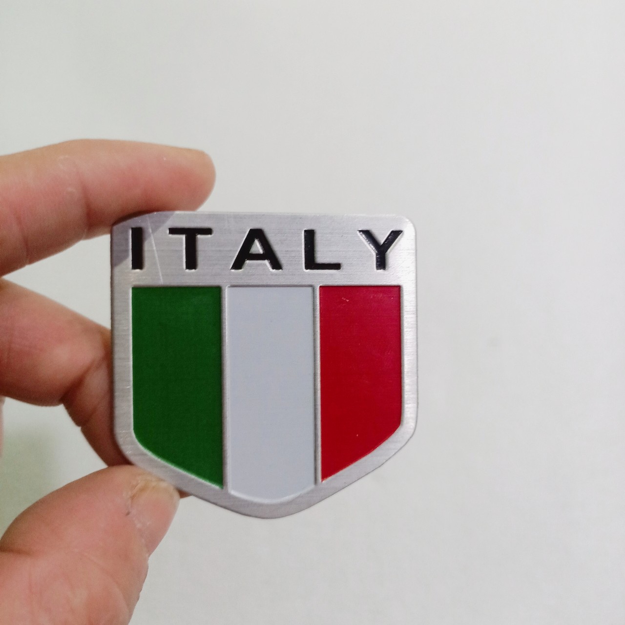 Logo dành cho xe  Piaggio chữ ITALY gắn - Hình khiên - 8833z.