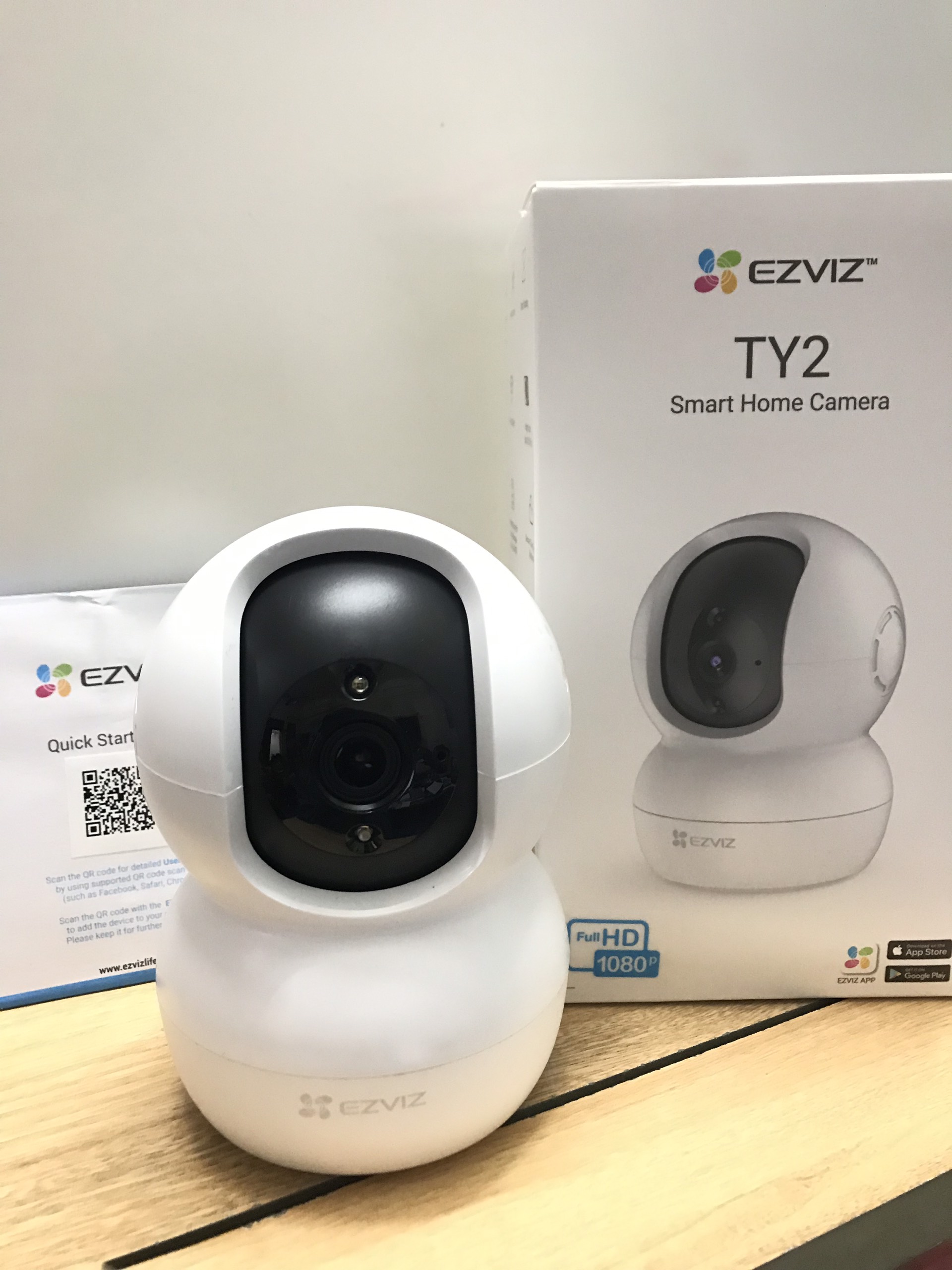 Camera wifi Ezviz TY2 1080p(2M) - Hàng chính hãng - Kèm thẻ 64Gb