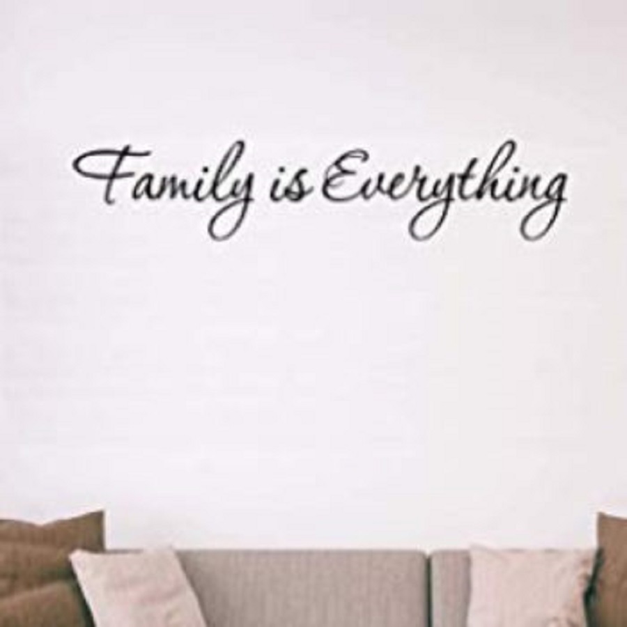 Decal dán tường chữ FAMILY IS EVERYTHING